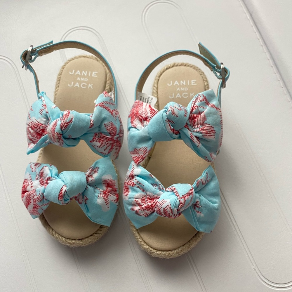 Janie and Jack baby girl sandals🌹 size 8 (24)